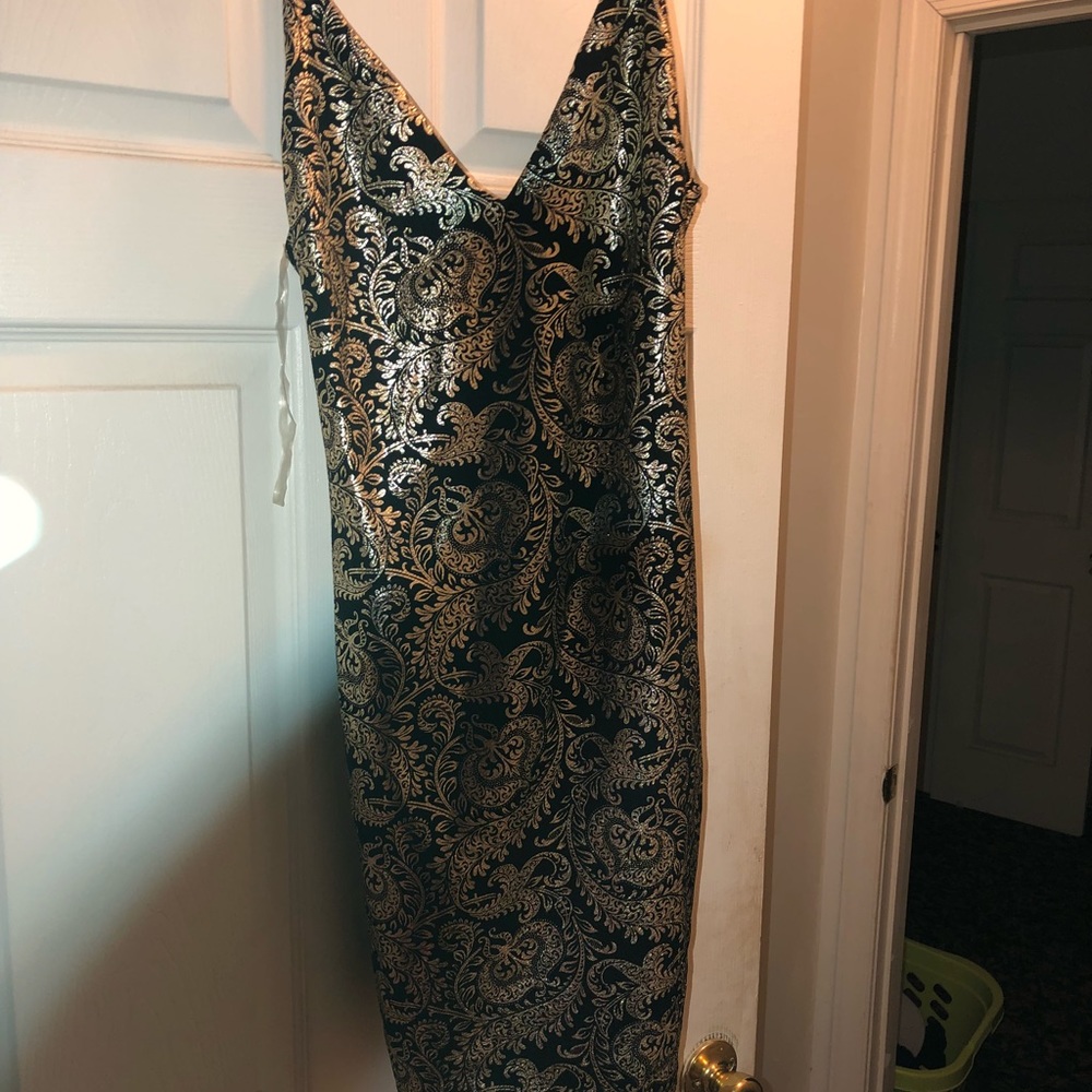 Black and gold mini fashion nova dress!